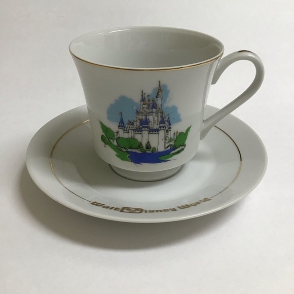 Walt Disney World Cinderella's Castle Tea Cup & Saucer Gold Trim 1970’s Vintage - Picture 1 of 12